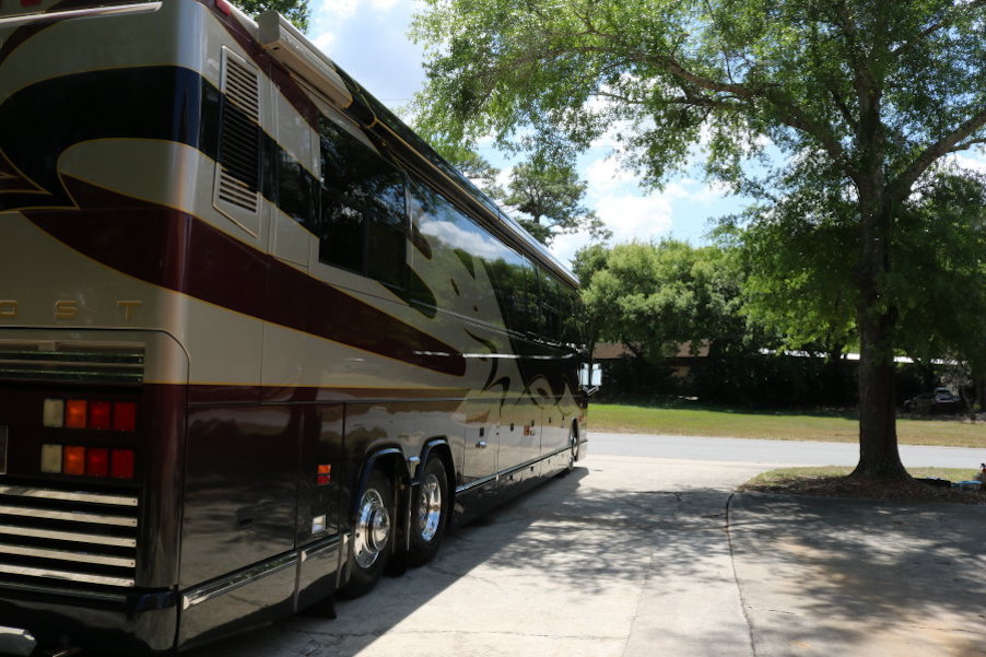 2002 Prevost Featherlite H3-45 For Sale