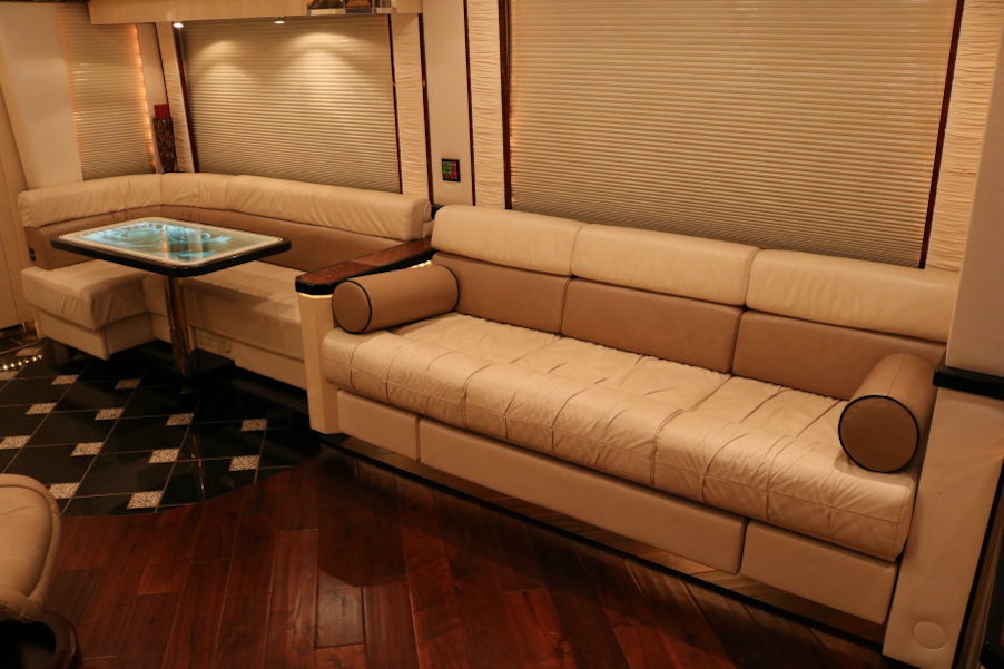 2002 Prevost Featherlite H3-45 For Sale