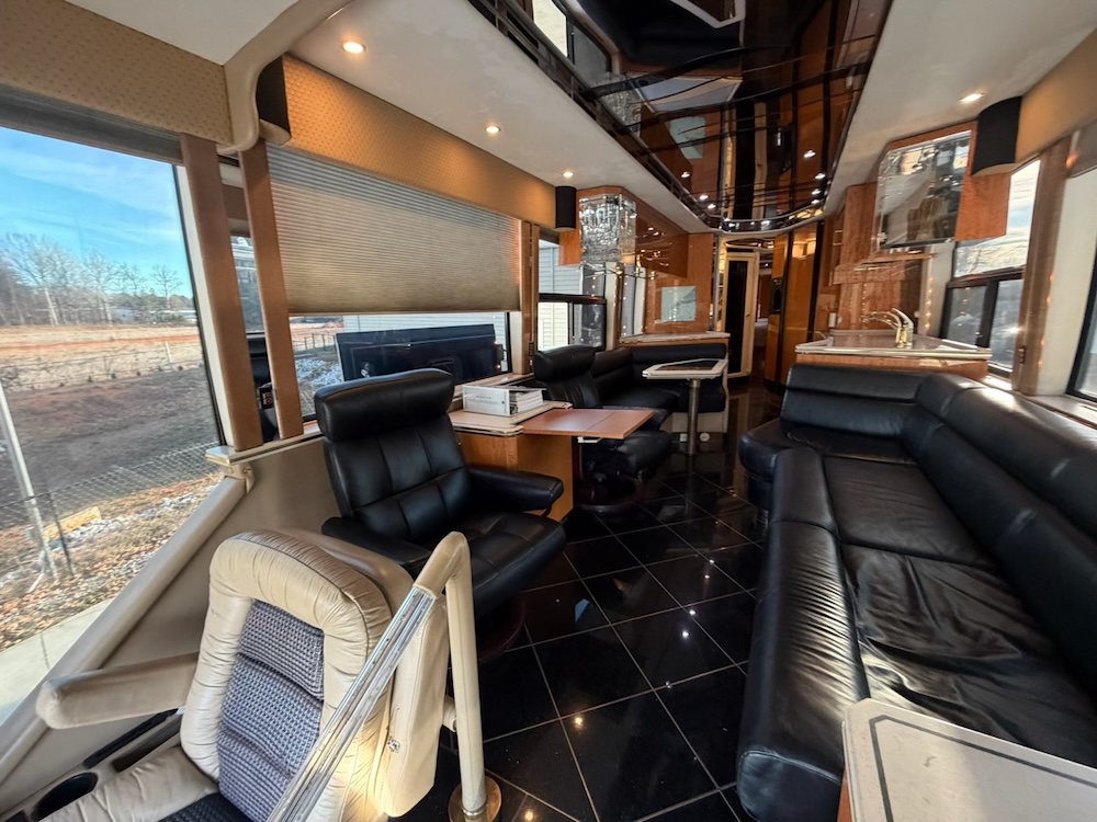 2002 Prevost Featherlite H3-45 For Sale