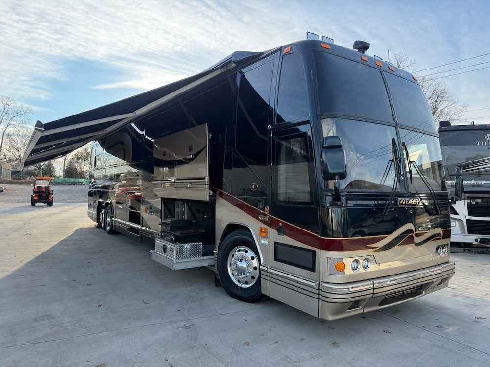 2002 Prevost Featherlite H3-45 For Sale
