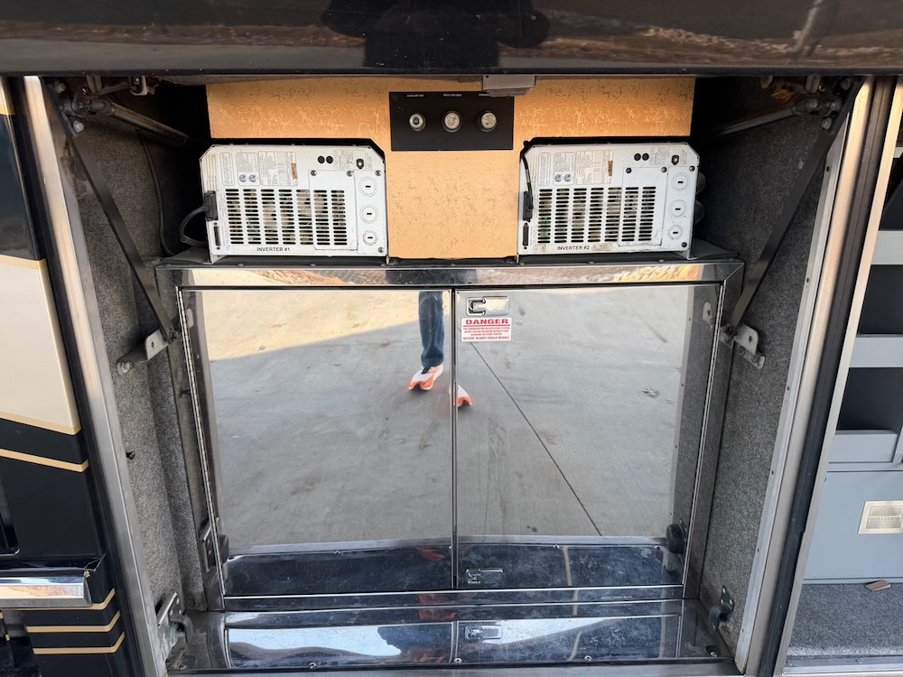 2002 Prevost Featherlite H3-45 For Sale