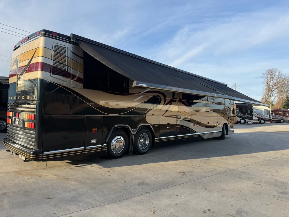2002 Prevost Featherlite H3-45 For Sale