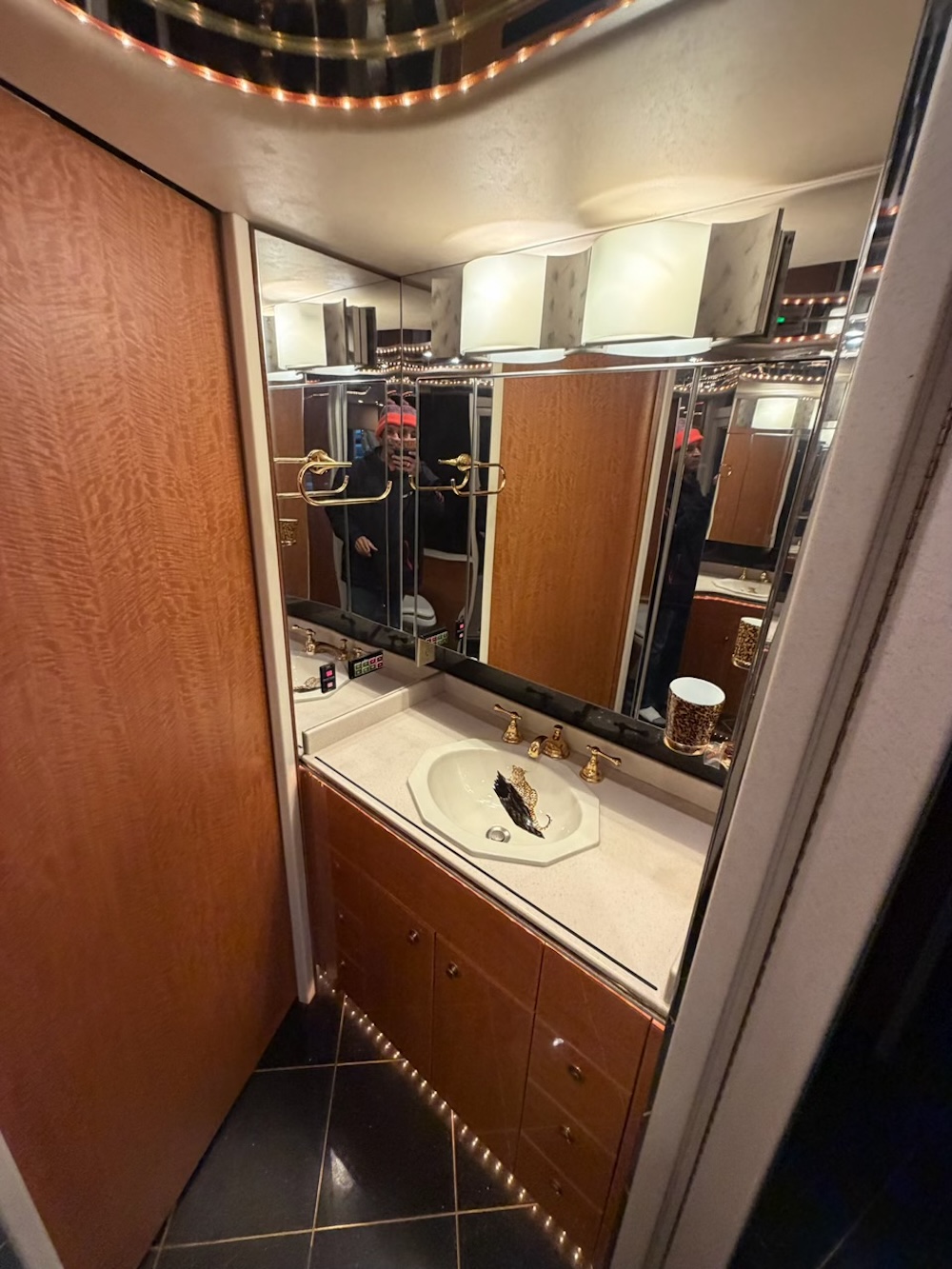 2002 Prevost Featherlite H3-45 For Sale