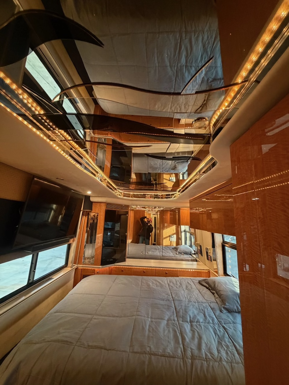 2002 Prevost Featherlite H3-45 For Sale