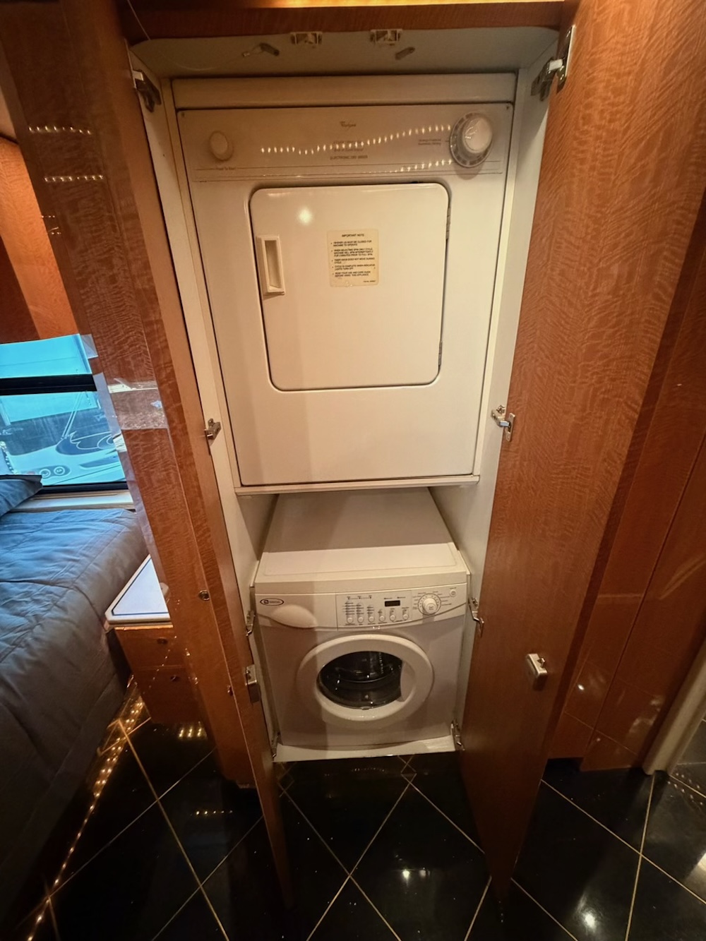 2002 Prevost Featherlite H3-45 For Sale