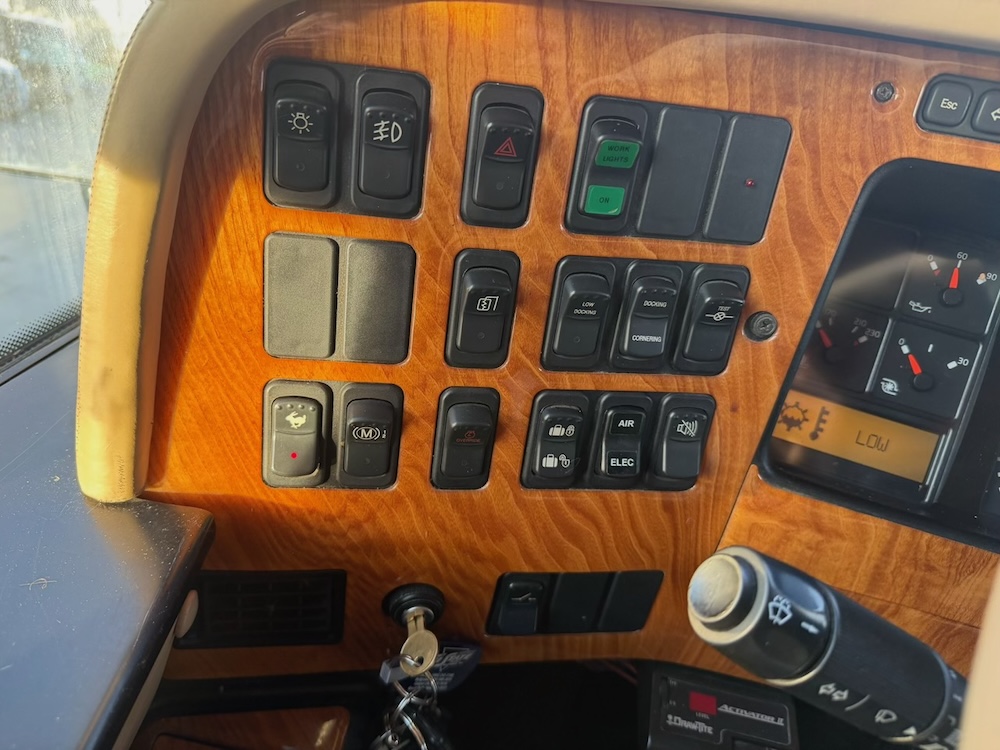 2002 Prevost Featherlite H3-45 For Sale