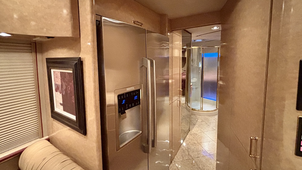 2002 Prevost Marathon XLII For Sale