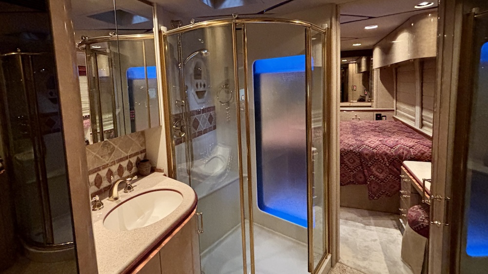 2002 Prevost Marathon XLII For Sale
