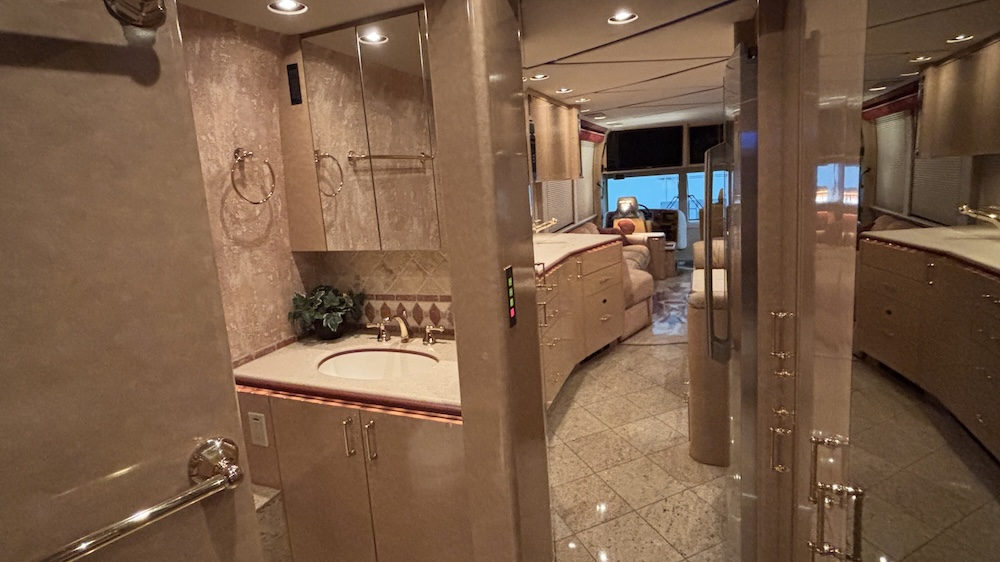 2002 Prevost Marathon XLII For Sale