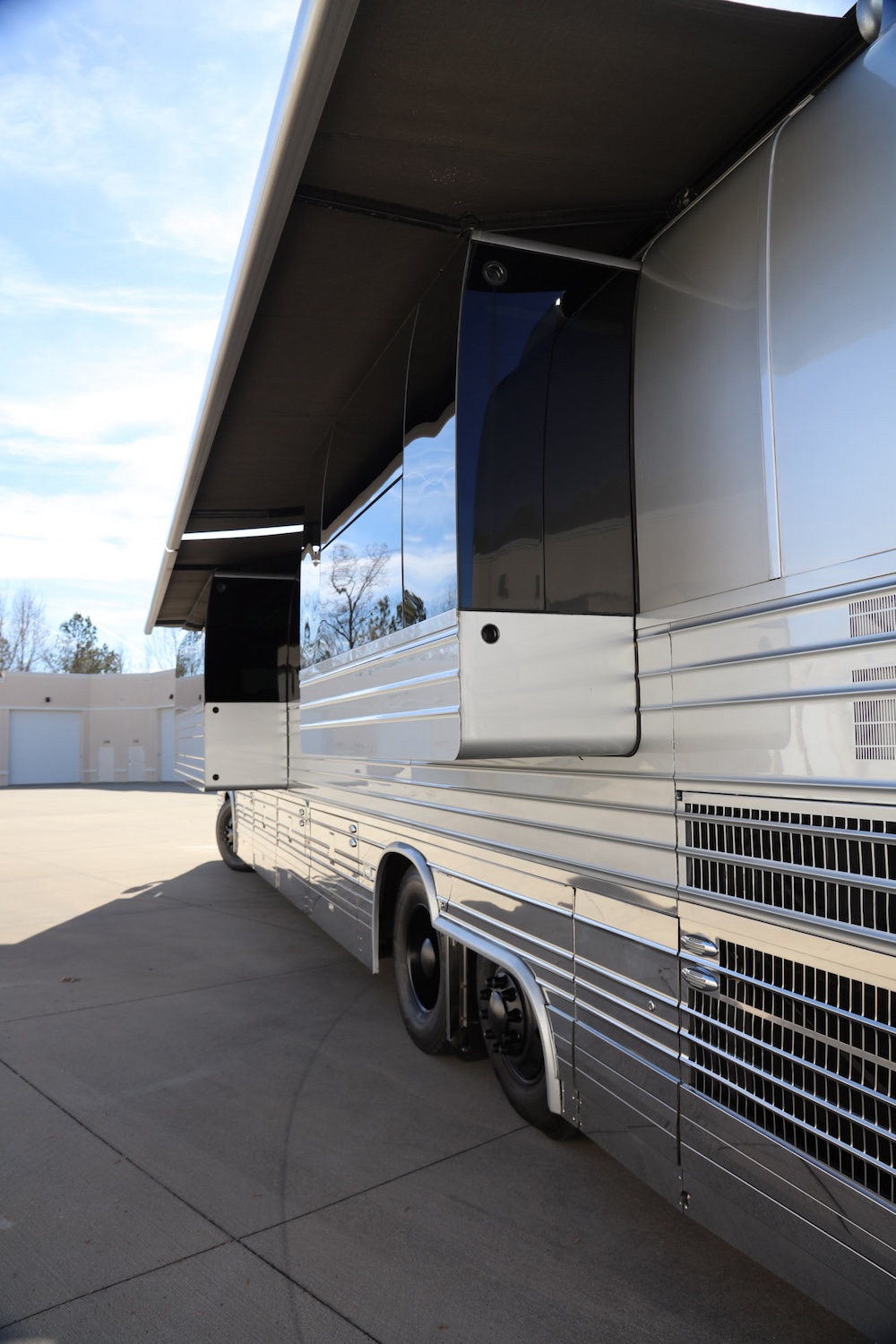 2002 Prevost Millennium XLII For Sale