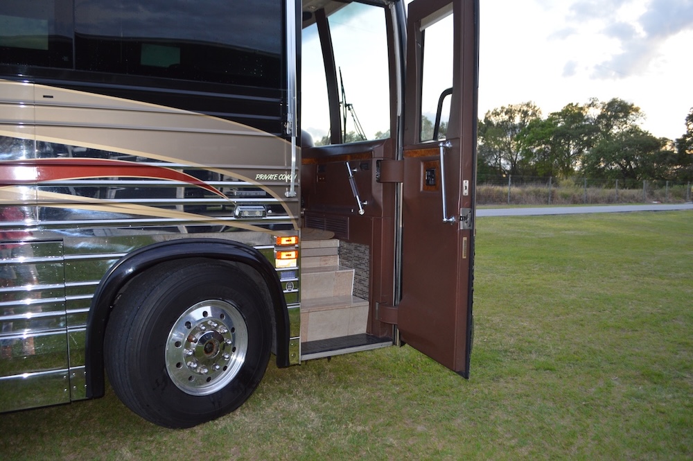 2003 Prevost Country Coach XLII H3-45 For Sale