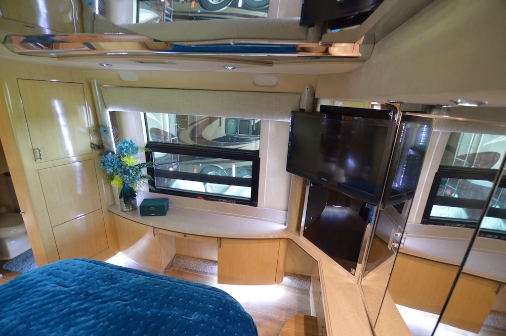 2003 Prevost Country Coach XLII H3-45 For Sale