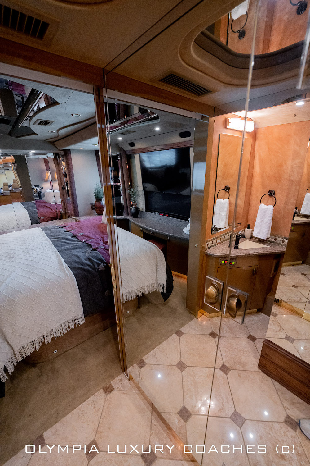 2003 Prevost Country Coach XLII For Sale