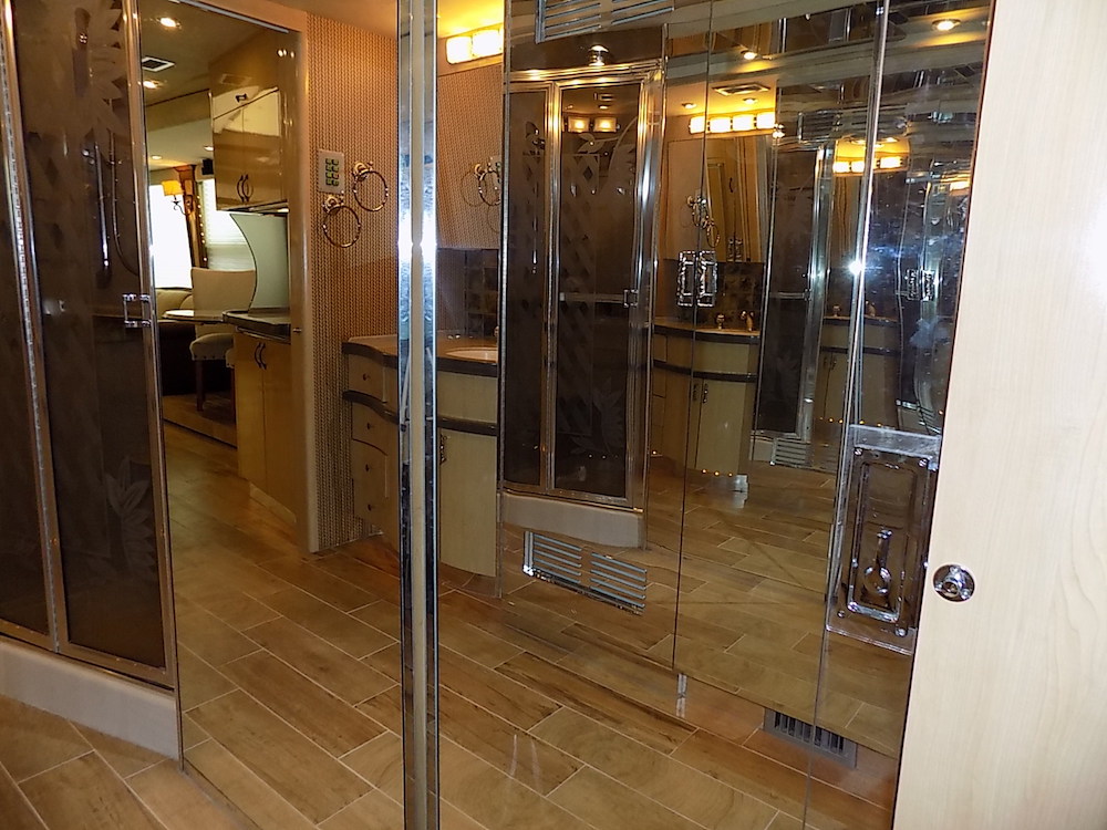 2003 Prevost Country Coach XLII For Sale