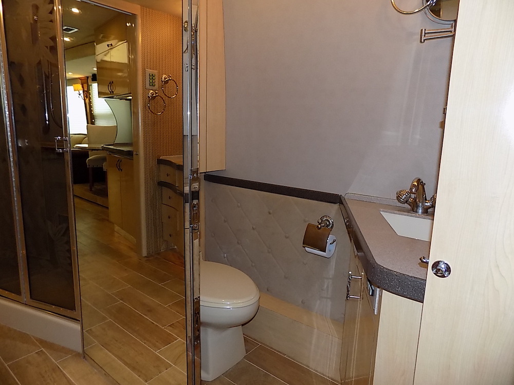 2003 Prevost Country Coach XLII For Sale