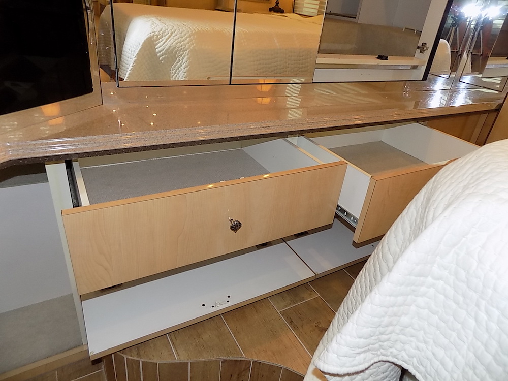 2003 Prevost Country Coach XLII For Sale