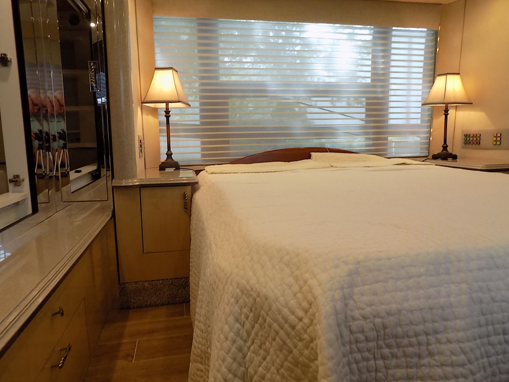 2003 Prevost Country Coach XLII For Sale