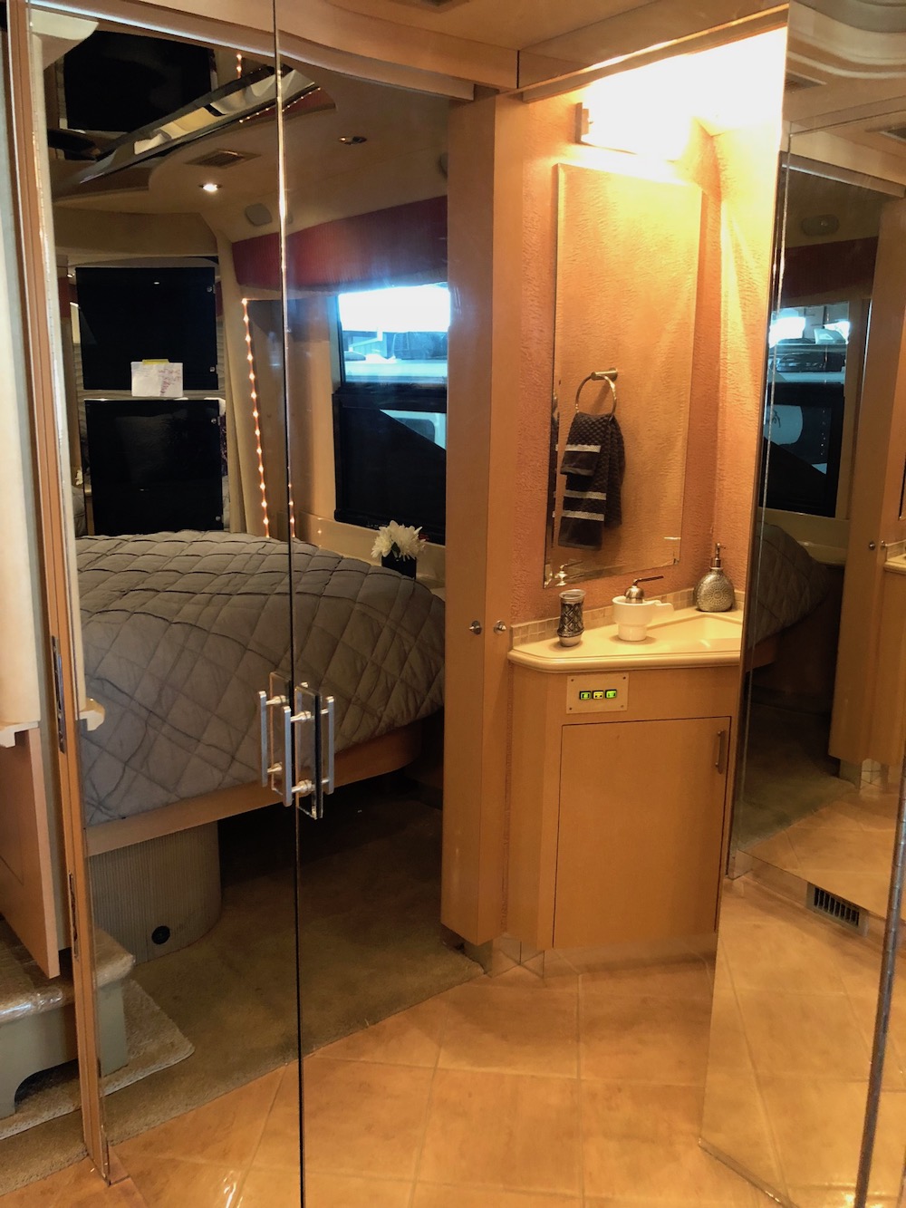 2003 Prevost Country Coach XLII For Sale