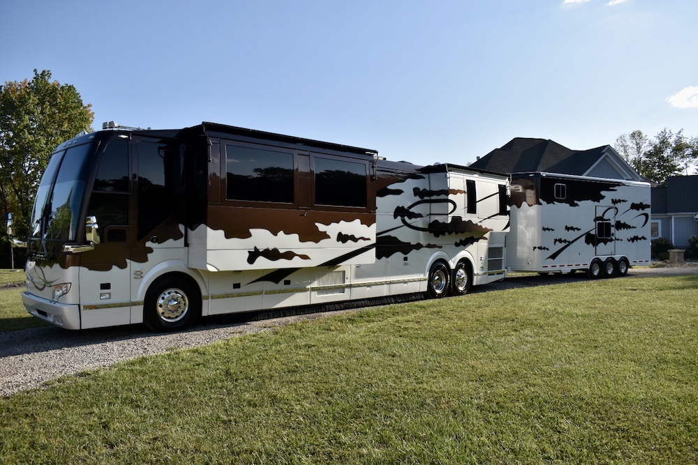 2003 Prevost Featherlite H3-45 For Sale