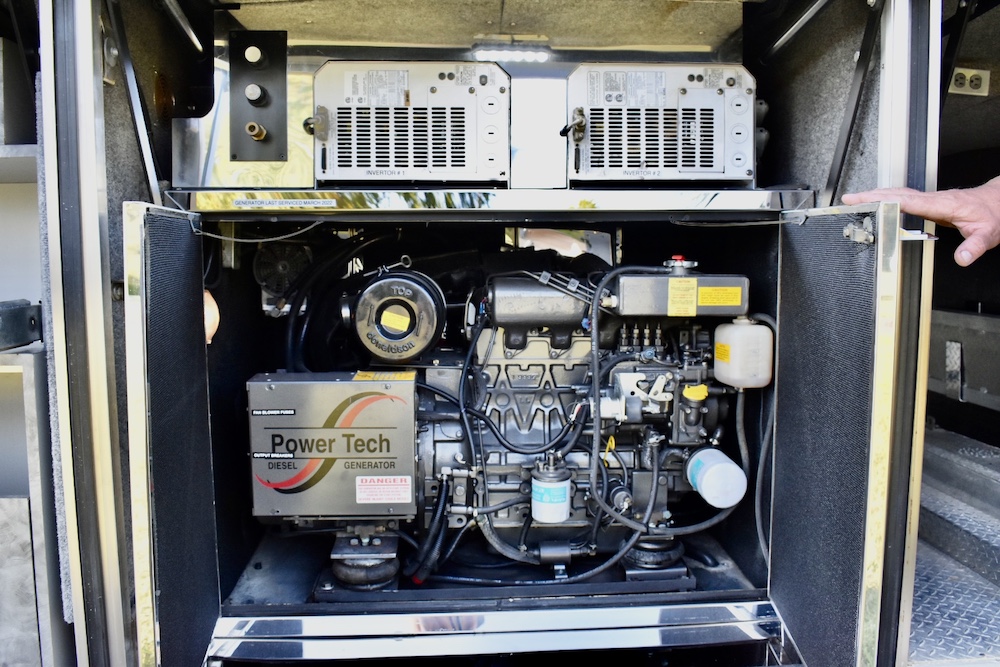 2003 Prevost Featherlite H3-45 For Sale