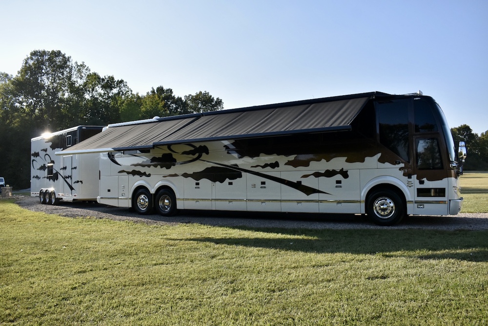 2003 Prevost Featherlite H3-45 For Sale