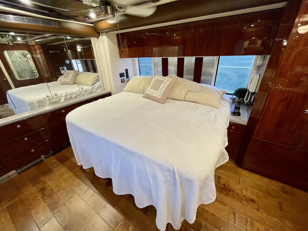 2003 Prevost Featherlite H3-45 For Sale