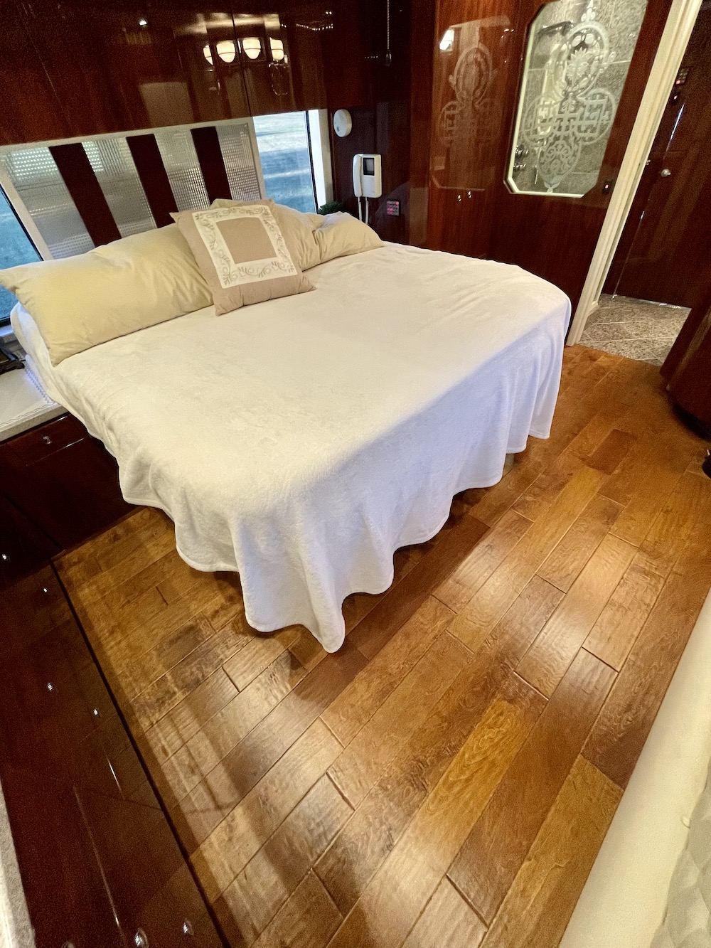 2003 Prevost Featherlite H3-45 For Sale
