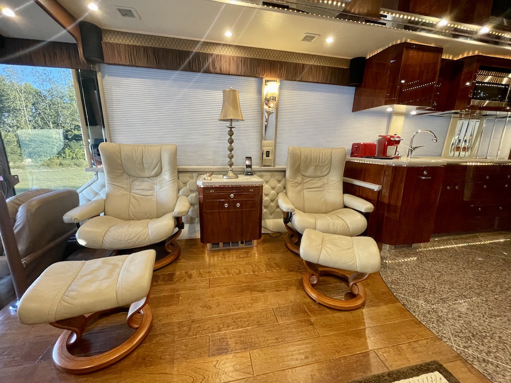 2003 Prevost Featherlite H3-45 For Sale