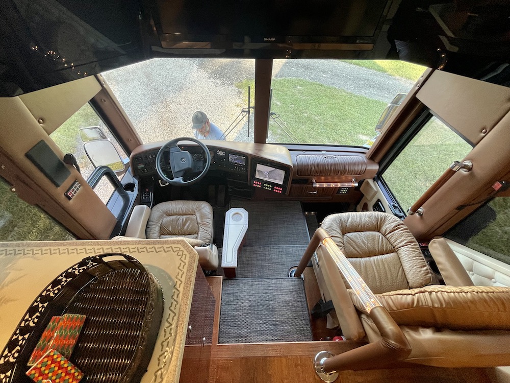 2003 Prevost Featherlite H3-45 For Sale