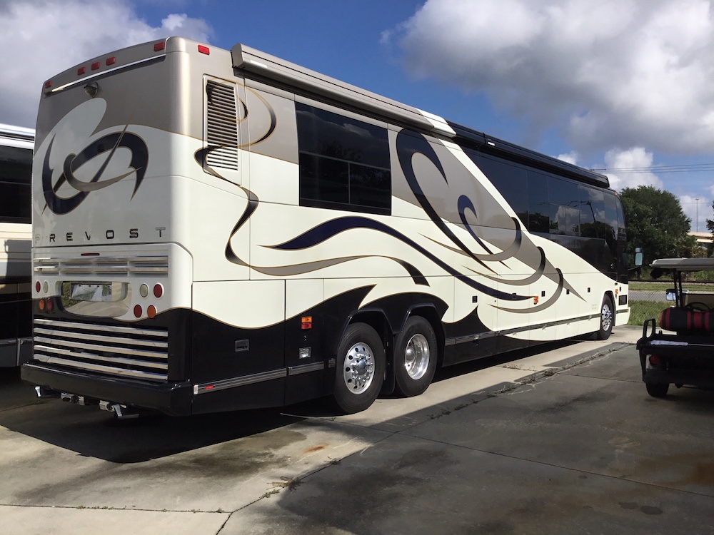 2003 Prevost Featherlite H3-45 For Sale