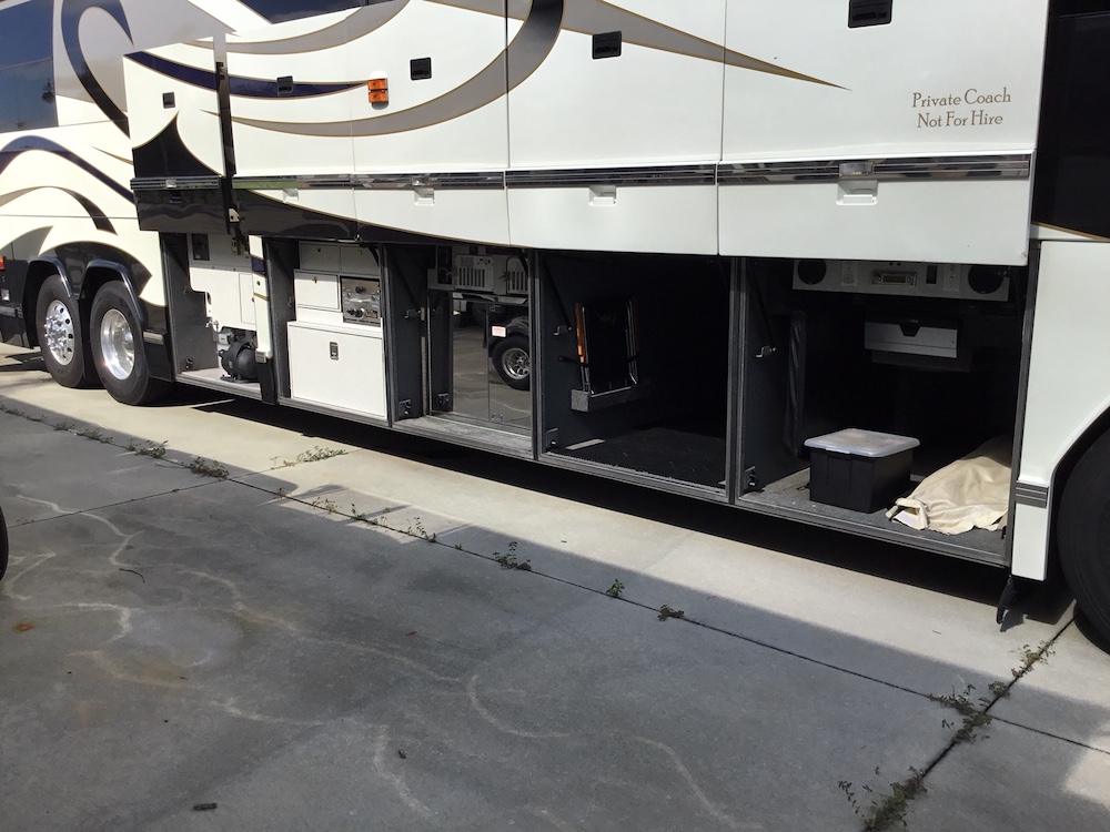 2003 Prevost Featherlite H3-45 For Sale