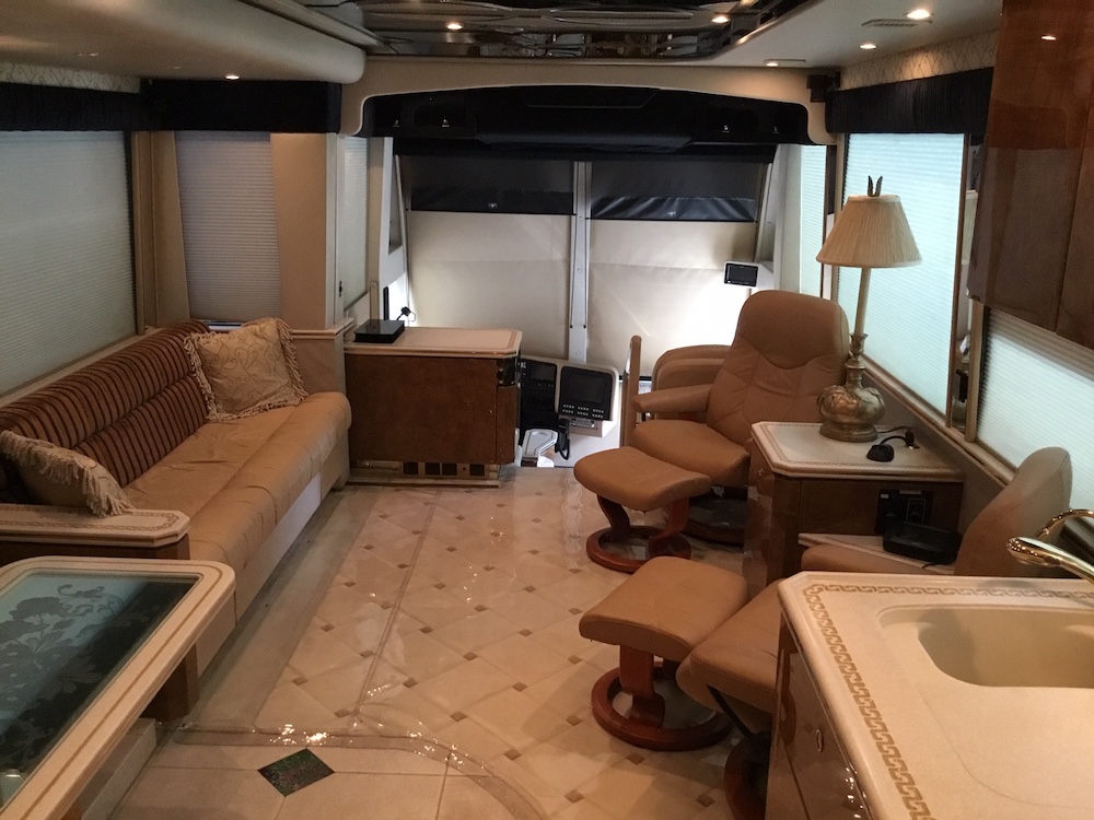 2003 Prevost Featherlite H3-45 For Sale