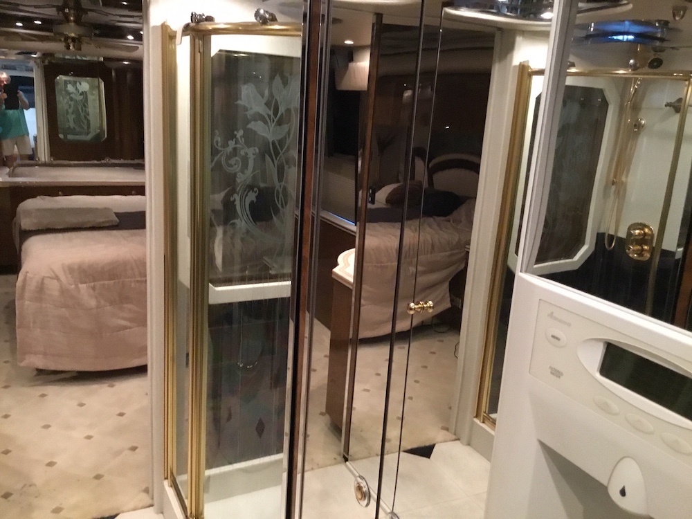 2003 Prevost Featherlite H3-45 For Sale