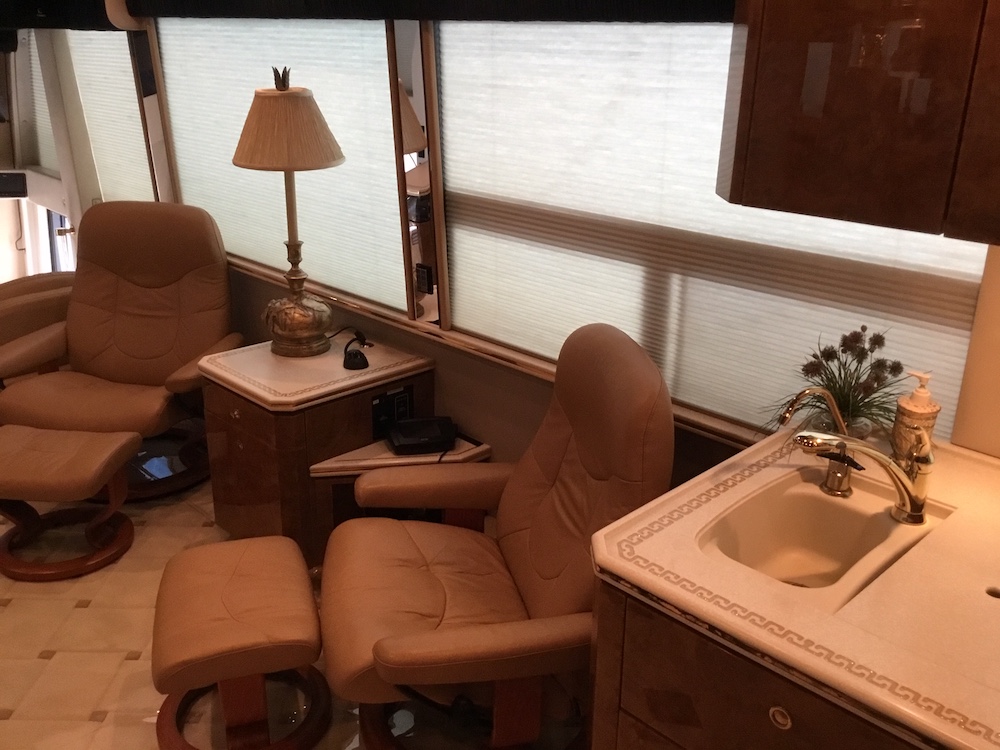 2003 Prevost Featherlite H3-45 For Sale