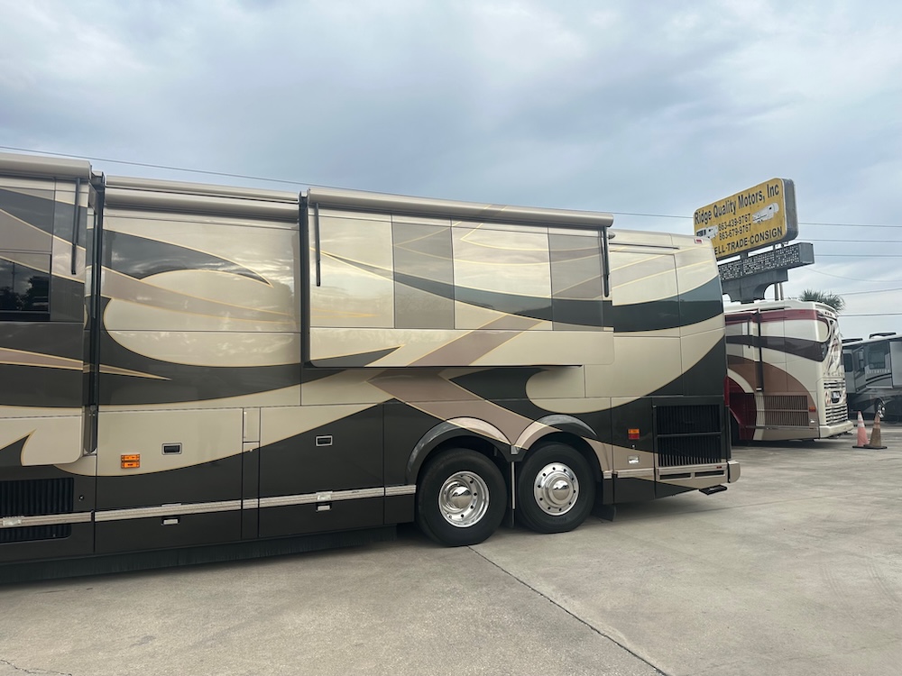 2003 Prevost Featherlite H3-45 For Sale