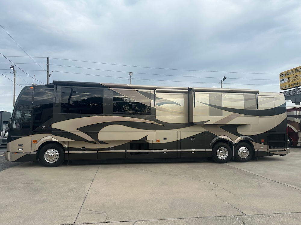 2003 Prevost Featherlite H3-45 For Sale