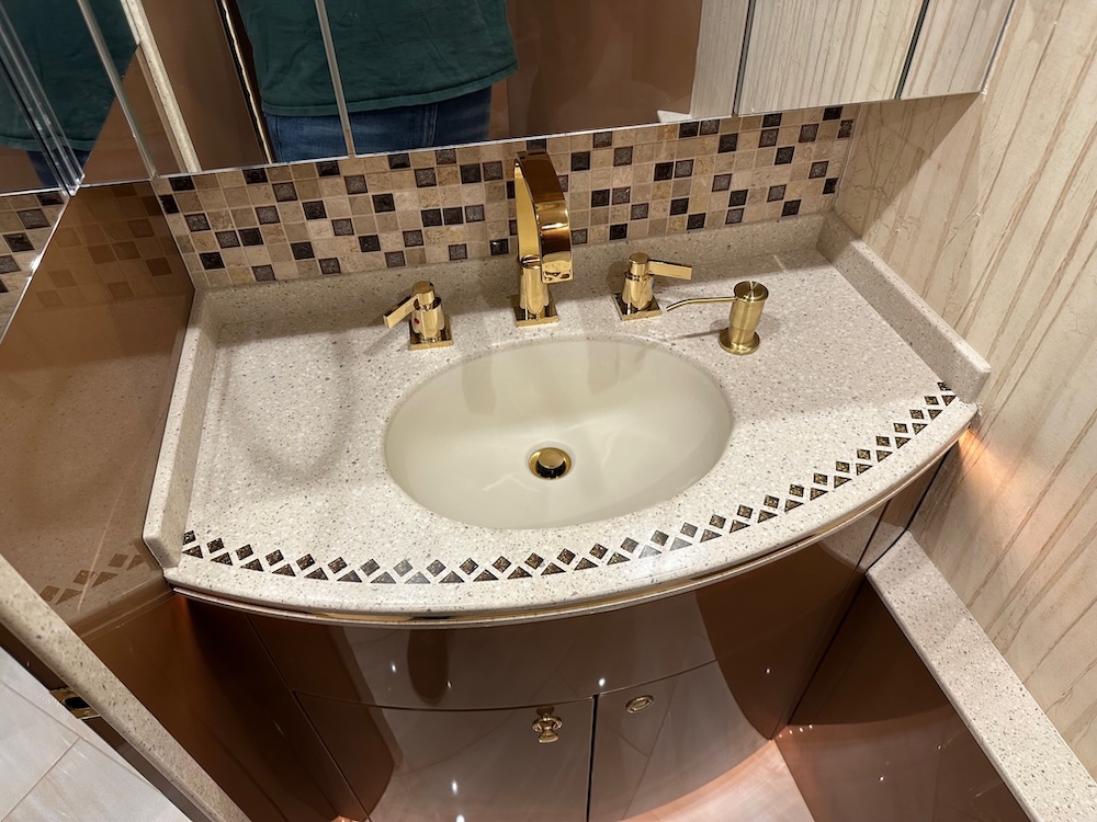 2003 Prevost Featherlite H3-45 For Sale