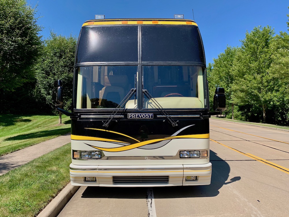 2003 Prevost Featherlite H3-45 For Sale