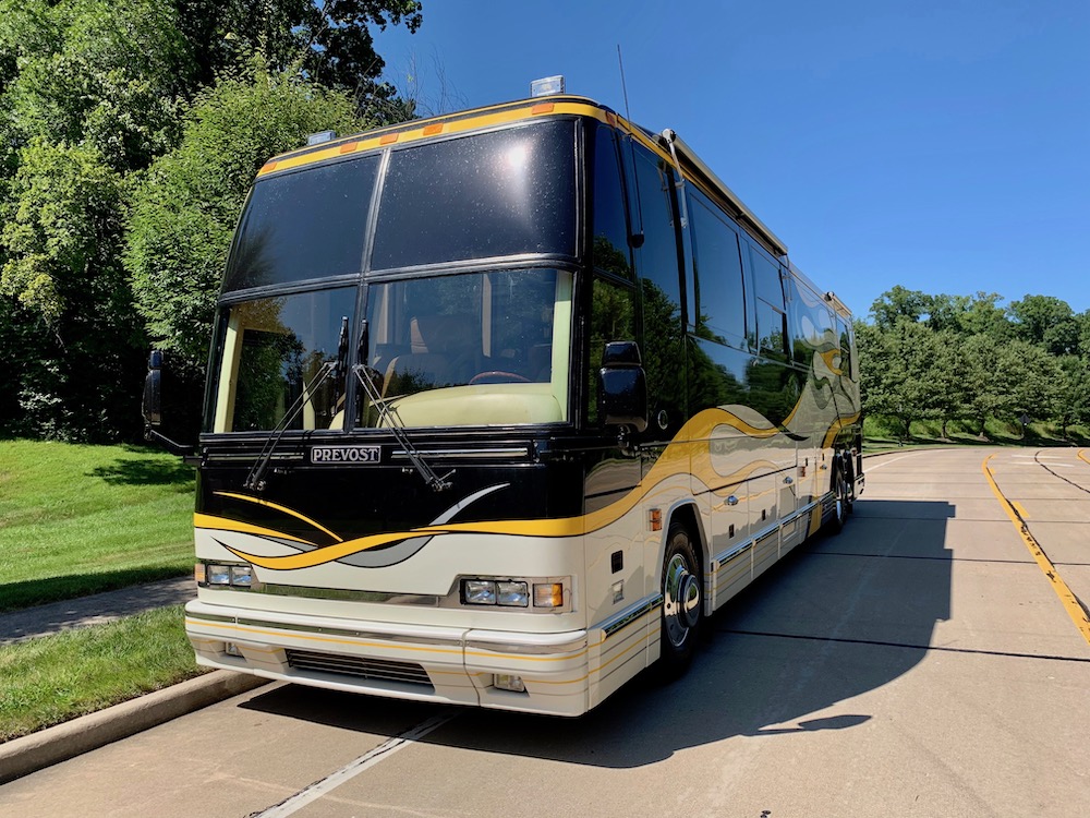 2003 Prevost Featherlite H3-45 For Sale