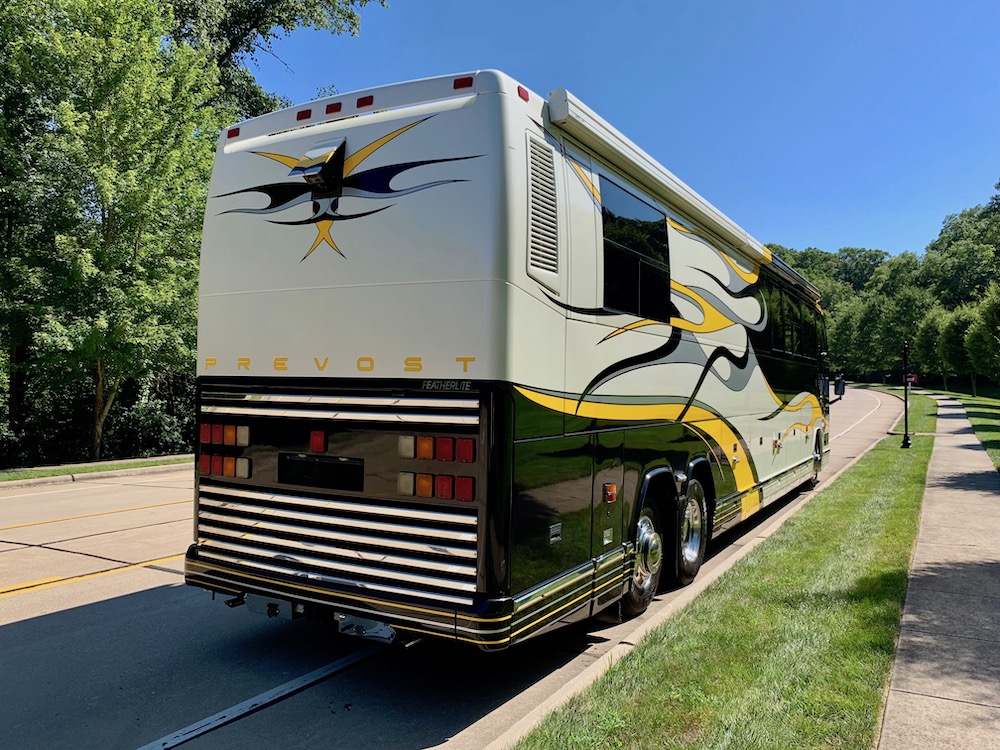 2003 Prevost Featherlite H3-45 For Sale