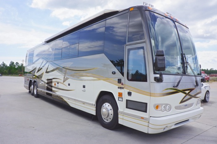 2003 Prevost Featherlite H3-45 For Sale