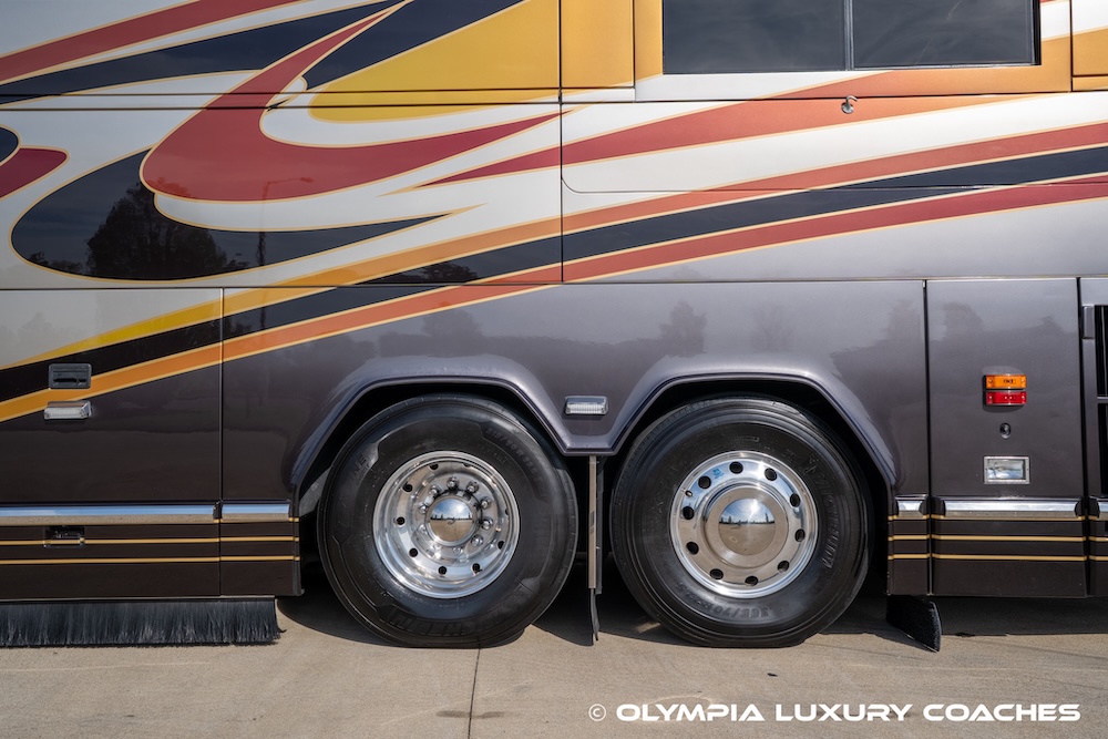 2003 Prevost Featherlite H3-45 For Sale