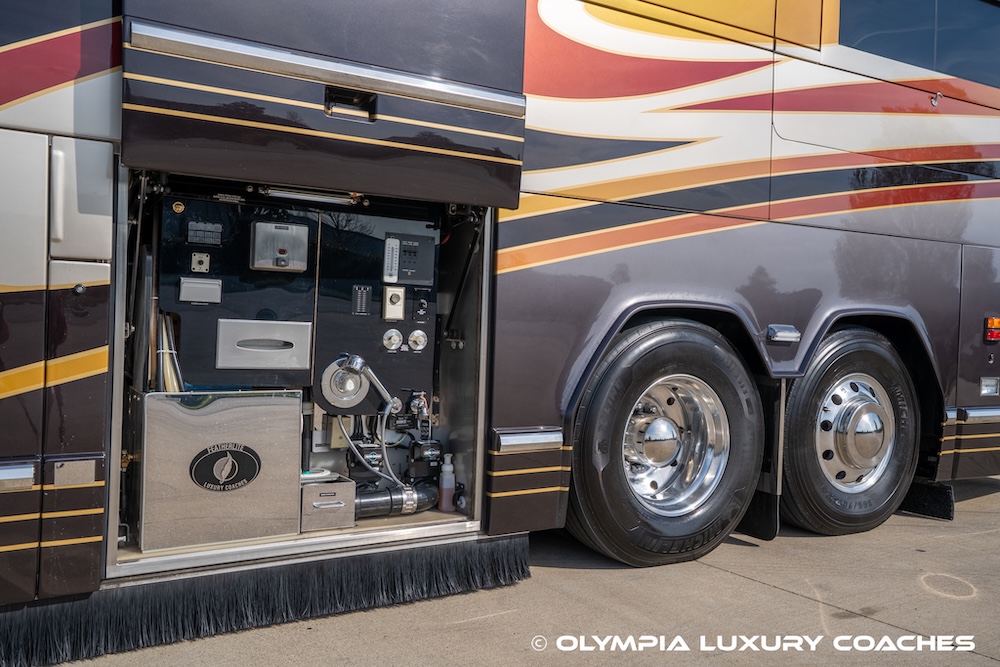 2003 Prevost Featherlite H3-45 For Sale