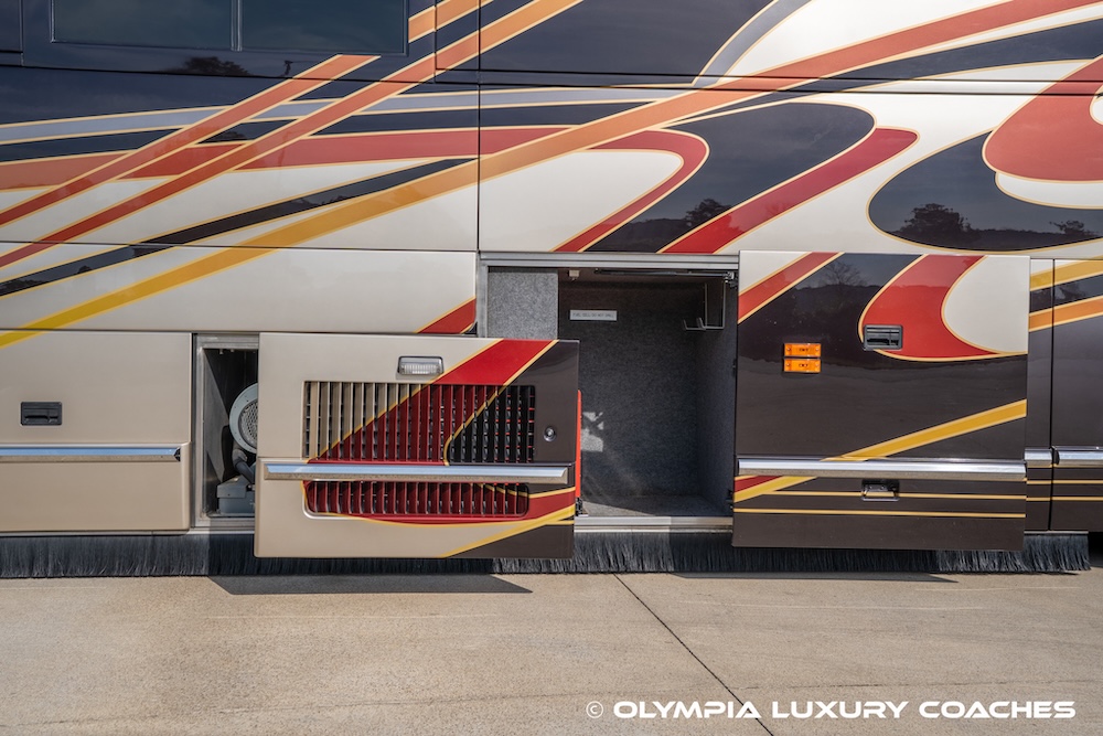 2003 Prevost Featherlite H3-45 For Sale