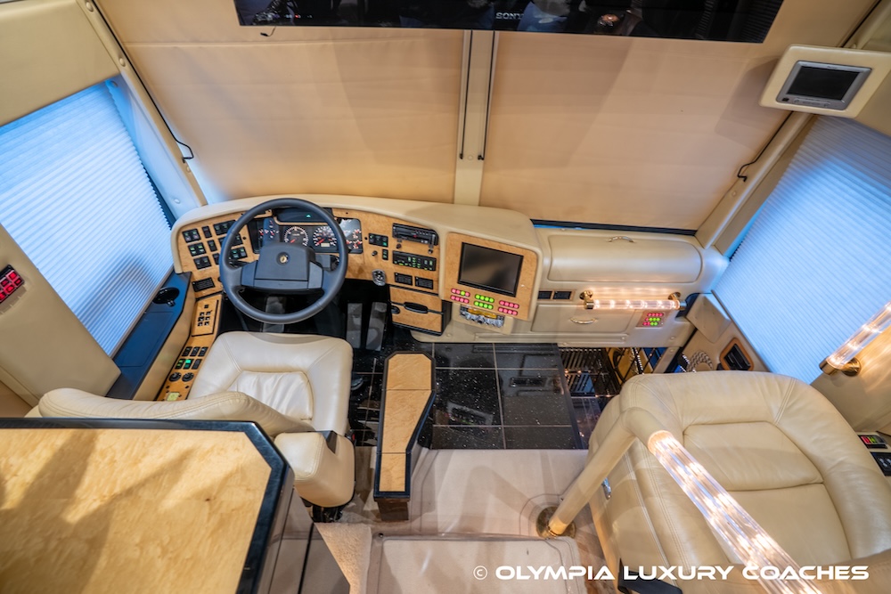 2003 Prevost Featherlite H3-45 For Sale