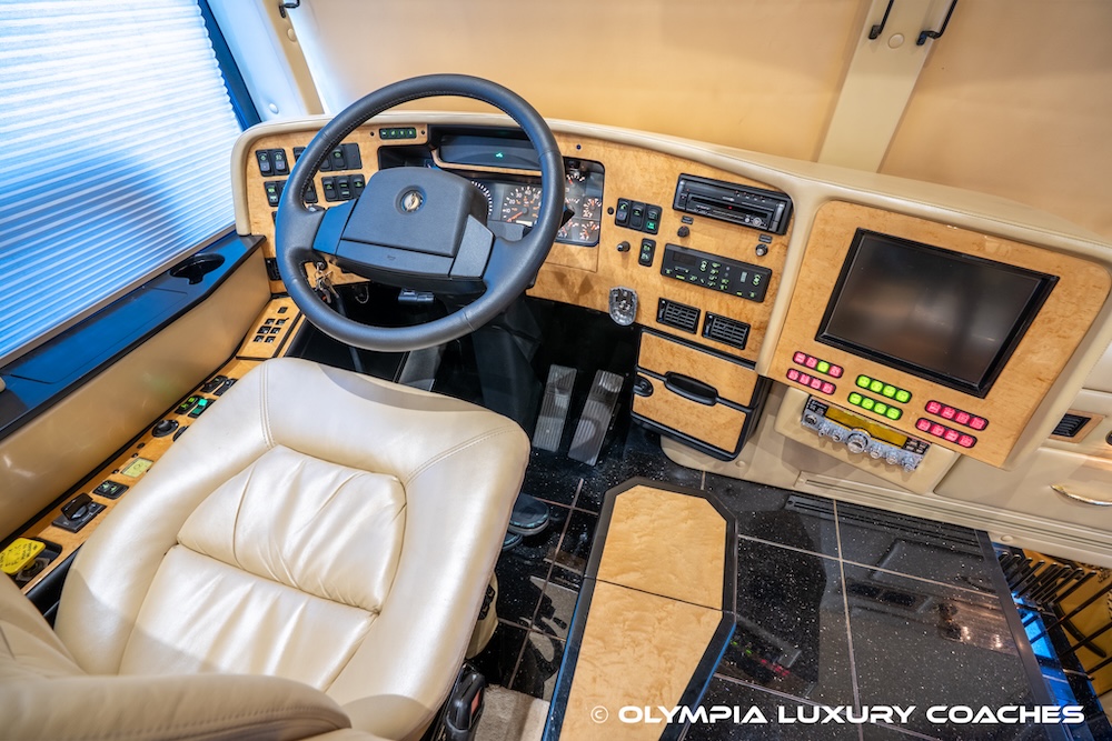 2003 Prevost Featherlite H3-45 For Sale