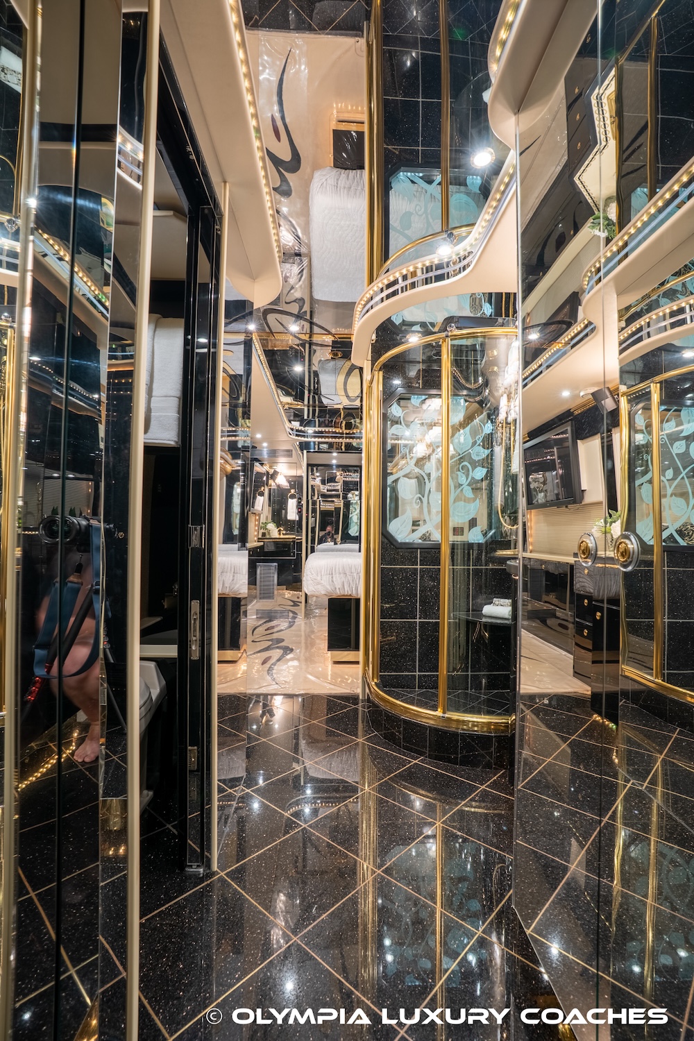 2003 Prevost Featherlite H3-45 For Sale