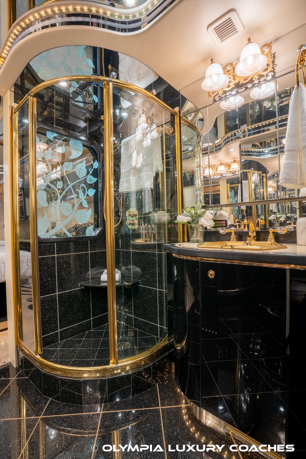 2003 Prevost Featherlite H3-45 For Sale