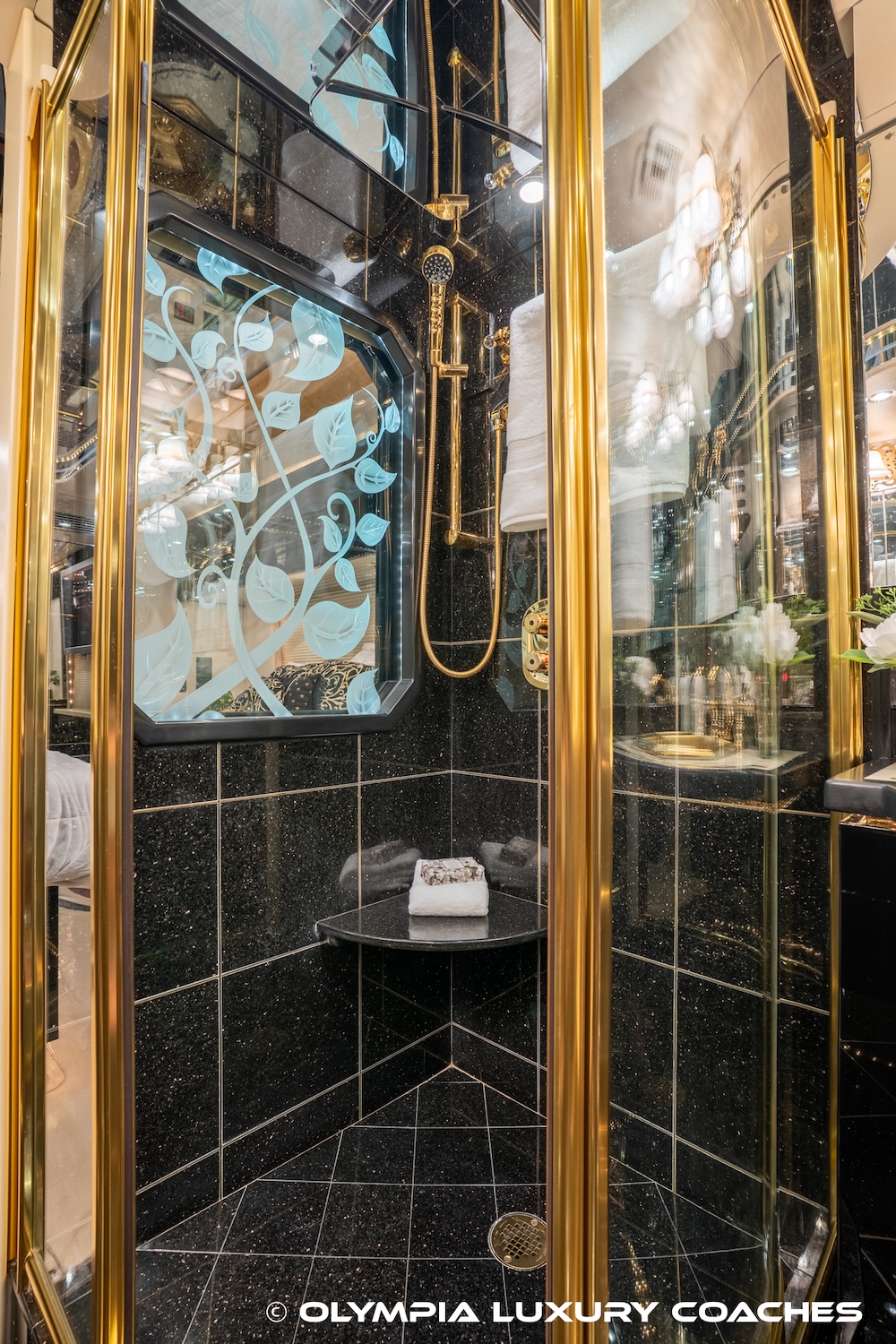 2003 Prevost Featherlite H3-45 For Sale