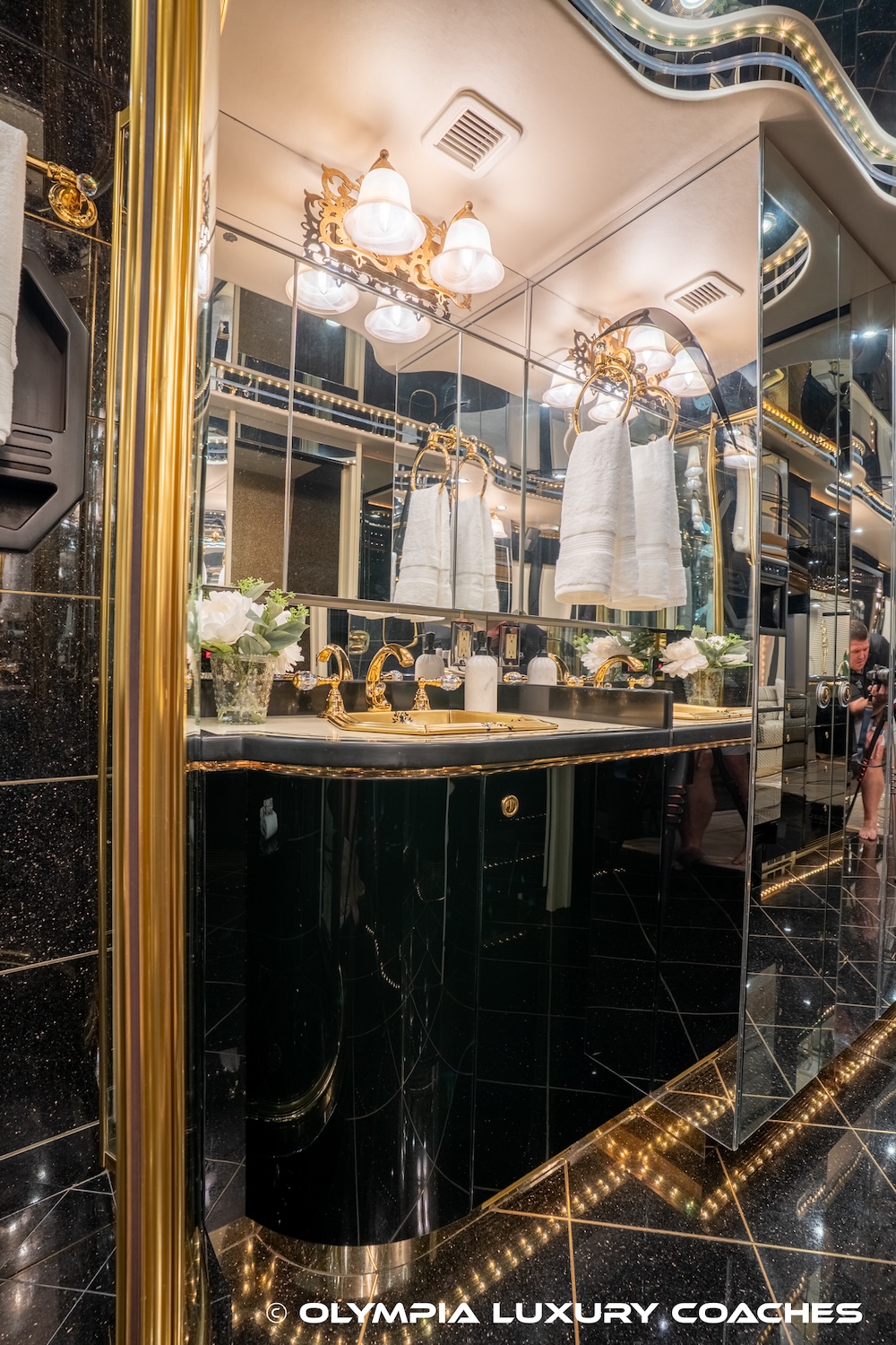 2003 Prevost Featherlite H3-45 For Sale